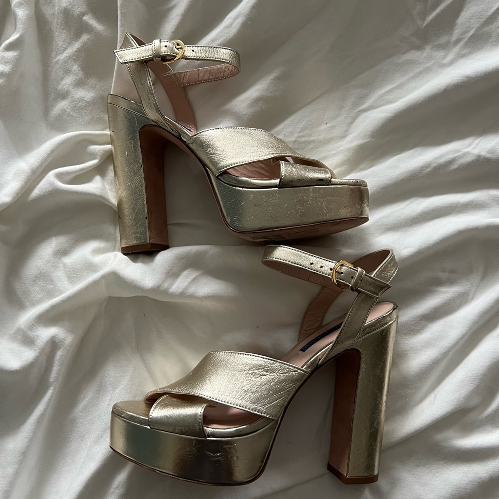 Gold Stuart Weitzman Joni Open Toe Sandals